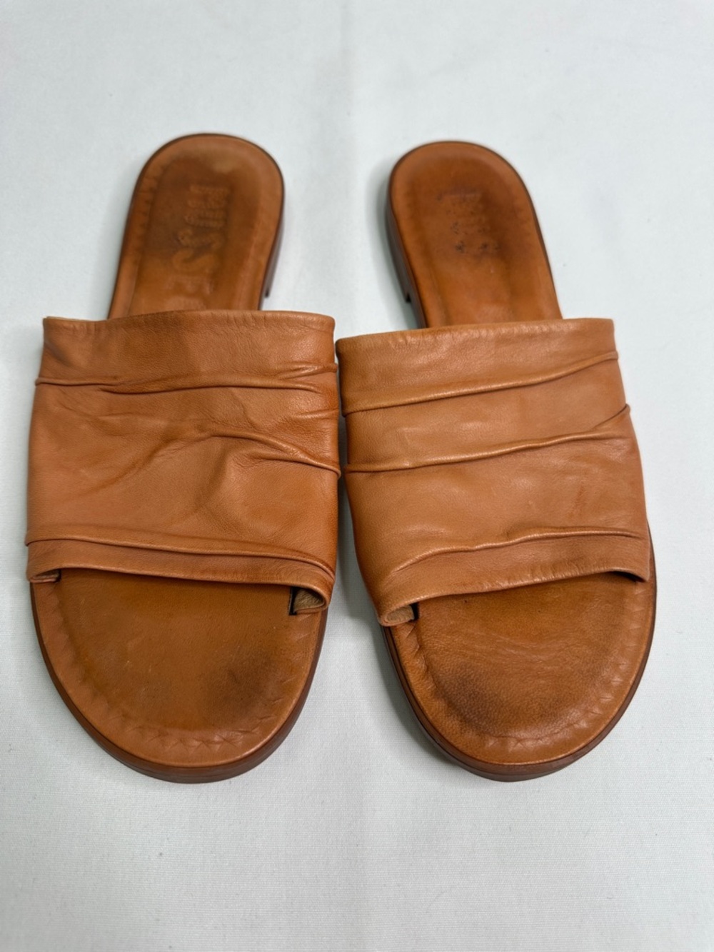 Leather Slide Sandals in Tan - Casual Slip-Ons
